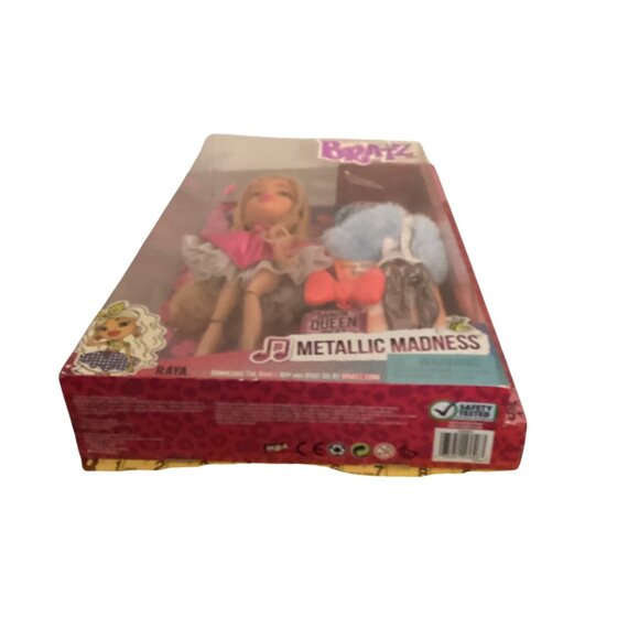 NEW 2015 Bratz Metallic Madness Blonde Raya Doll Party Dress Accessories - Picture 8 of 14